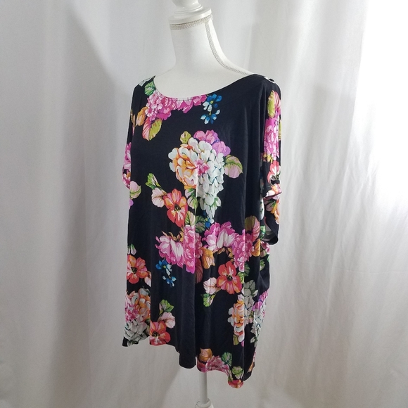 Cable & Gauge Woman 2X Black Floral SS Top NWT - Picture 1 of 11